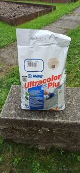 Spárovací hmota Mapei Ultracolor plus 132 béžova