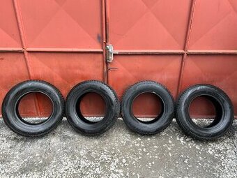 Prodám gumy 215/70/16