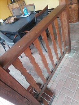 Dřevěné ozdobné zabradli