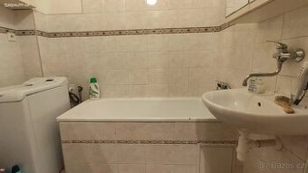 Pronájem bytu 1+kk 31 m² Na lepším, Praha - Nusle