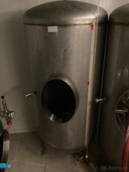 Prodám ležácké tanky na pivo 600l