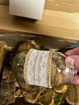 Svatební dekorace -sklenice, přírodní ozdoby, šišky