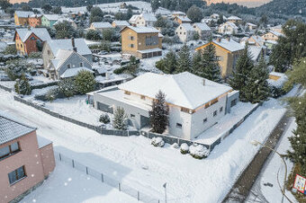 Rodinná rezidence v Novém Spolí – Luxus, prostor a wellness 