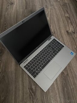 Dell Latitude 5521