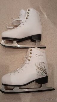 Dívčí brusle 37