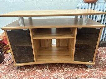 Pojízdná skříňka - 1