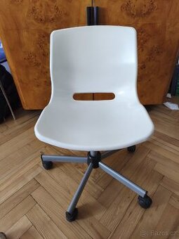 Otočná židle na kolečkách Ikeq Snille