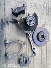 Mercedes W213 díly napravy, ramena,tehlice