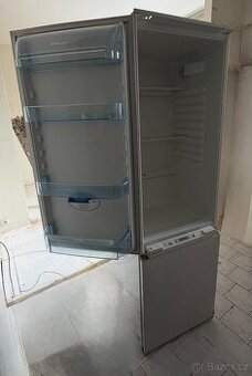 Lednice s mrazákem Electrolux – vestavná, plně funkční