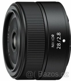 objektiv Nikon Z 28mm F2.8 včetně obou krytek