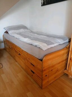 Postel 200x100cm - matrace, rošt a noční stolek