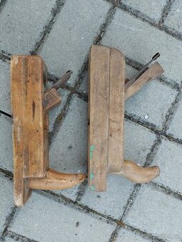retro  plastový autojeřáb,bílý koník; dekorace delfín