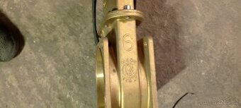 Šoupě 6 pístové s hydraulickým valcem