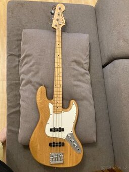 Baskytara "Fender" jazzbass