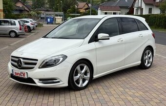 M-B TŘÍDY B 200 115kW-2013-146.530KM-BI-XENON,VÝHŘEV-