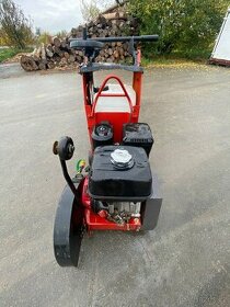 Motorový řezač spár - 1