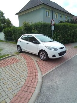 Mazda 2,1.3i,55 kW, klima, nová CZ STK.