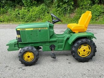 Šlapací traktor John Deere