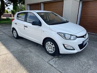 Hyundai i20, 1.2i, najeto 90 000 km, 1. maj., ČR