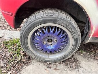 Prodám alu kola s celoročním pneu 165/60 R14 a 185/50 R14