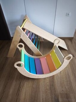Montessori sestava houpačka, trojúhelník a skluzavka