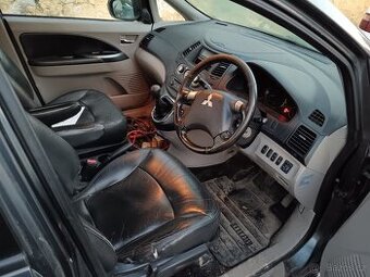 Grandis. Kompletní kožený interier - 7míst.