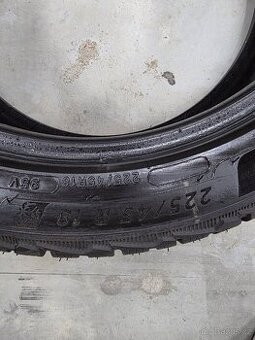 Zimni pneu 225/45 r18