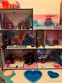 Domeček LOL, panenka LOL