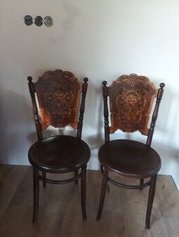 staré židle 2 ks thonet s motivem čerta