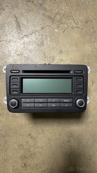 Autorádio Volkswagen RCD 300 – plně funkční, s kódem