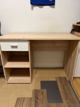 Prodám psací stůl