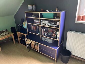 Knihovna plus stolek