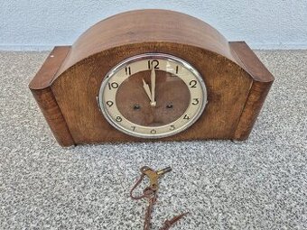 Starožitné bicí krbové hodiny (zastavují se), Junghans P12