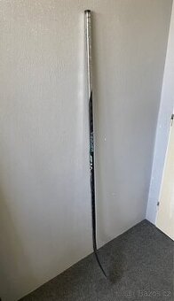 Nová kompozitová hokejka BAUER SYNC