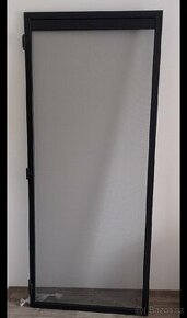 Nová, otevírací síť proti hmyzu