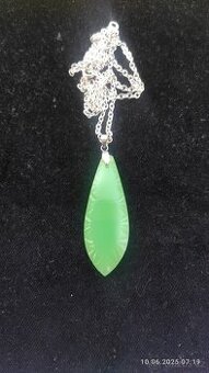 náhrdelník broušené uranové sklo