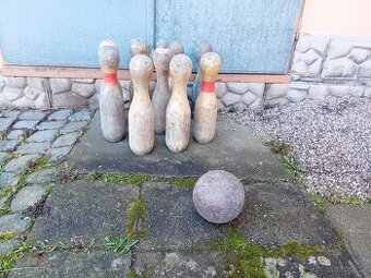 Dřevěné kuželky a koule