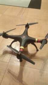 Dron SYMA X8C