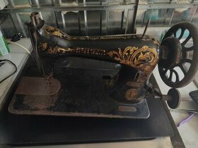 Historické šicí stroj