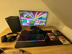 Xbox series X + 3 hry+ sluchátka HyperX + nabíjecí stanice