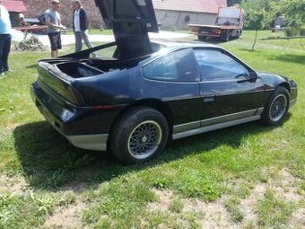 Pontiac Fiero V6 2,8 GT manuál
