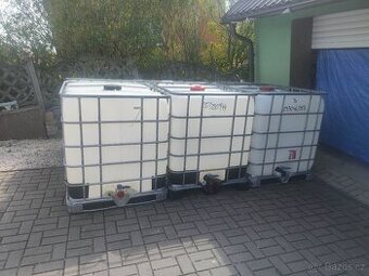 IBC nádrž na vodu 1000 L
