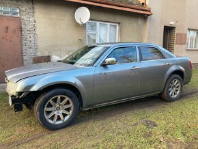 Náhradní díly Chrysler 300c 5.7