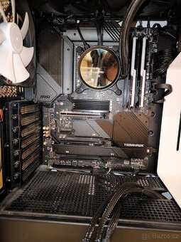 PC bez grafické karty.