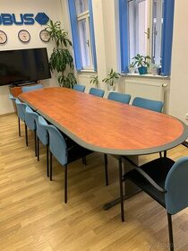 Konferenční stůl
