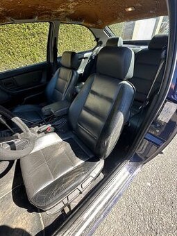 Bmw e36 sedačky Compact
