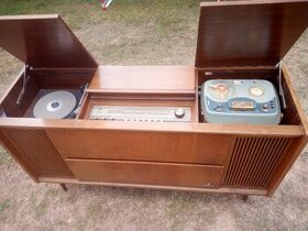 Strare rádio Grundig.