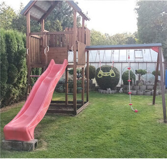 Prodám dětský zahradní domek s dvěma houpačkami - 1
