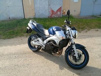 Suzuki GSR 600