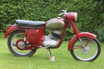 ČZ 175/470 sport r.v. 1968 původní lak, linky, kryt řetězu